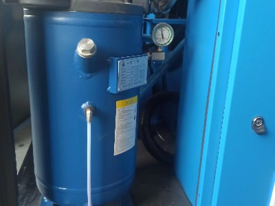 空壓機保養500小時首保完成！睿寂行