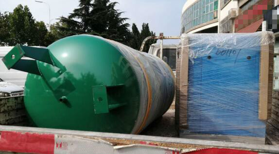 螺桿空壓機裝車發貨